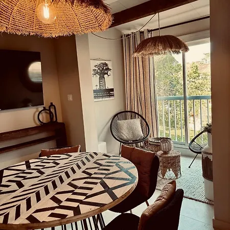 Nid Douillet Pour Vos !